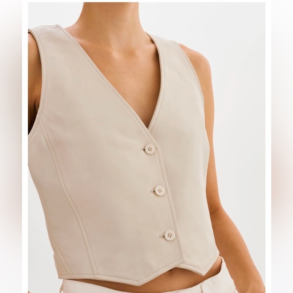LAMARQUE Kallie Leather Vest In Bone - Picture 5 of 11